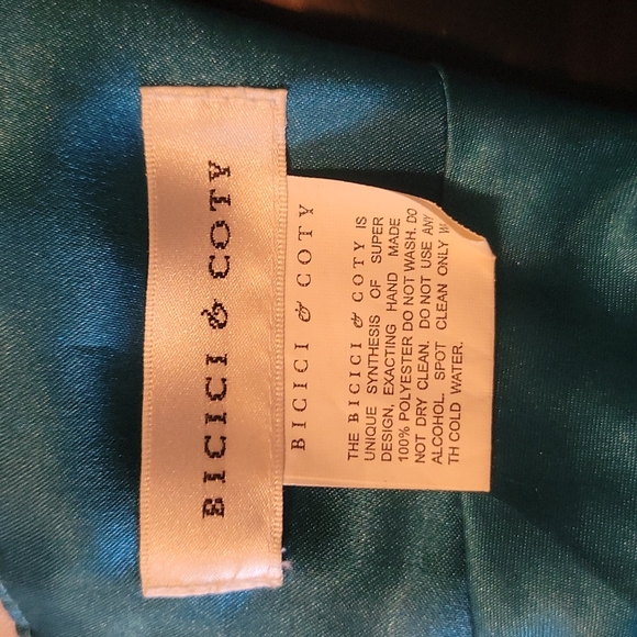 Night dress size large - Picture 6 of 7